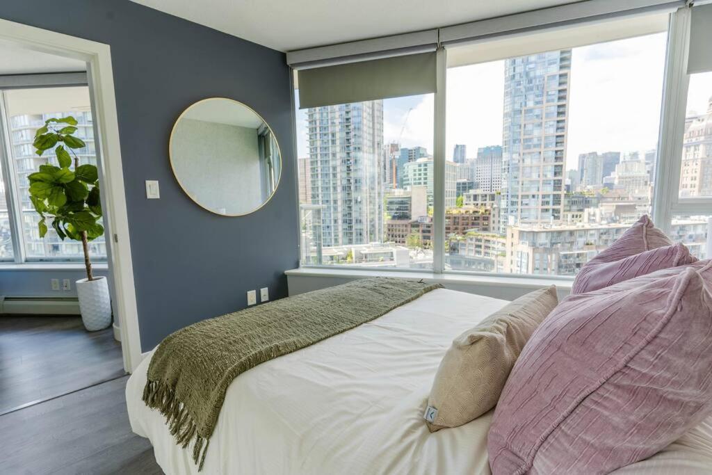 Downtown King Suite-Surround Views-Pool/Gym/Parkng Βανκούβερ Εξωτερικό φωτογραφία